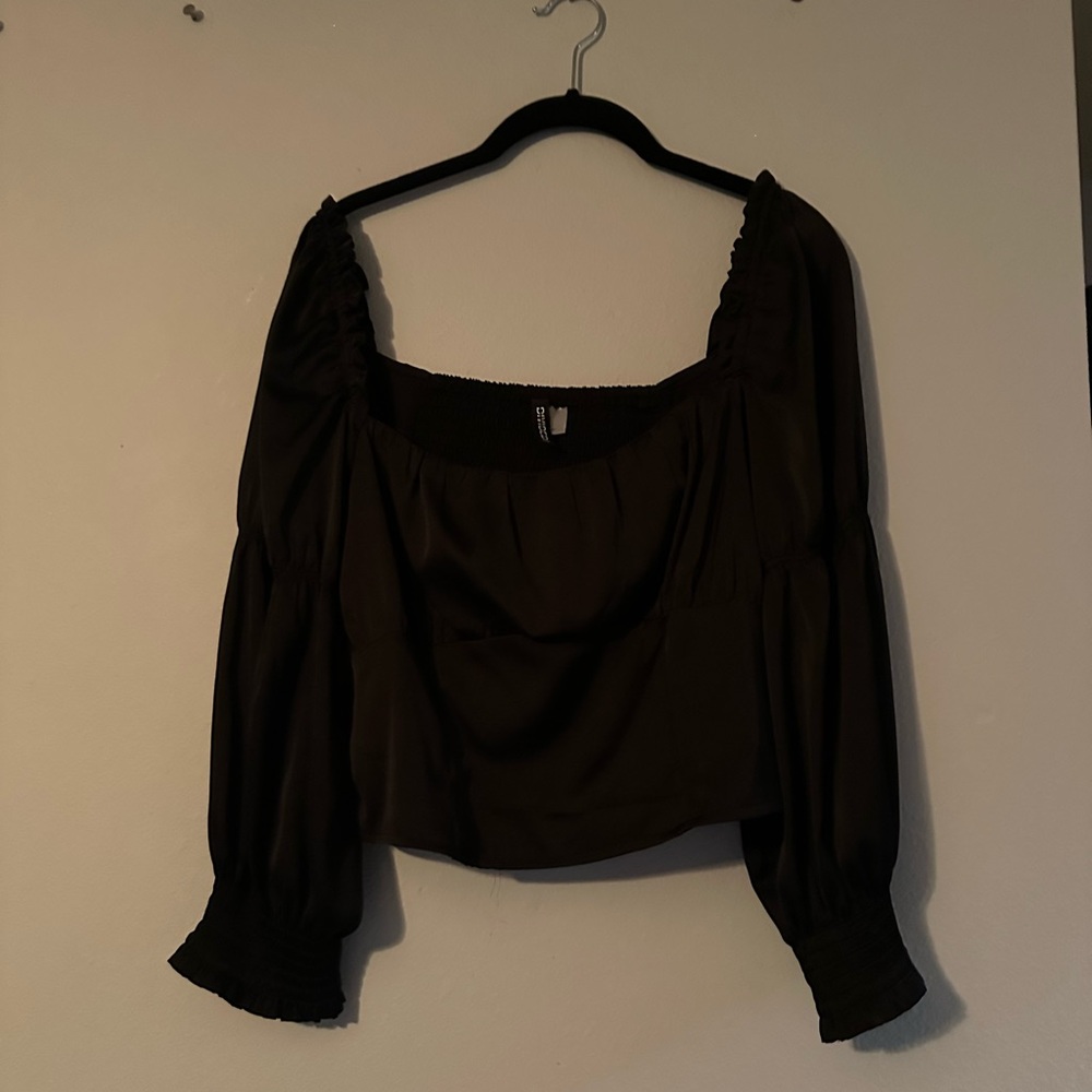 Women's Black Long Sleeve Top